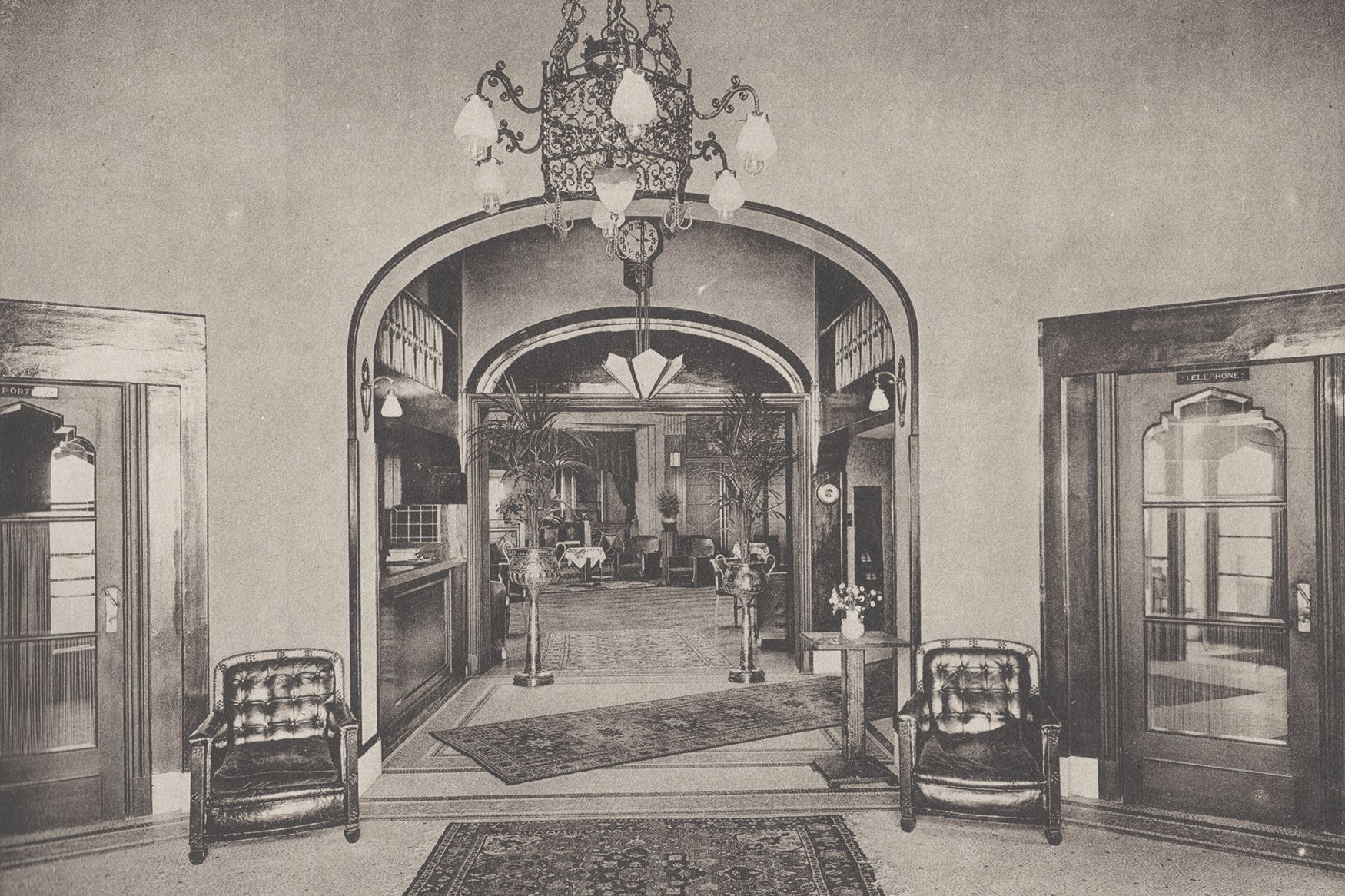 De hall